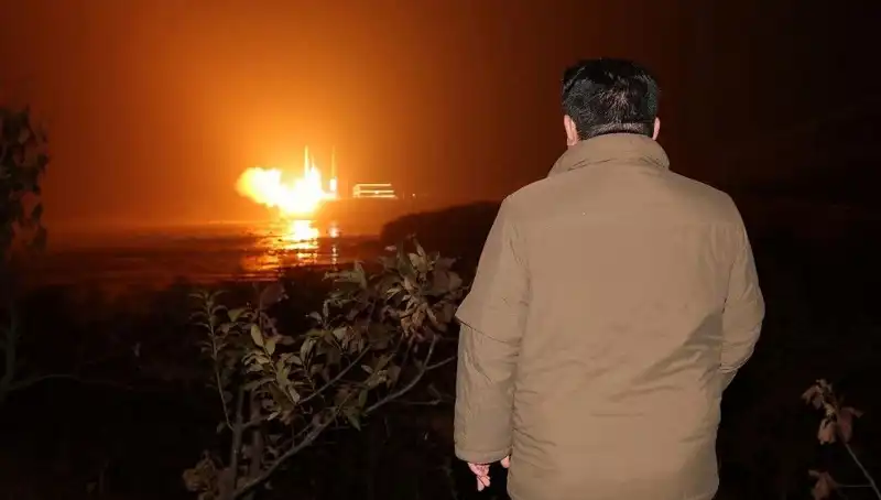 Kuzey Kore'nin Silah Politikası: Amerikan Halkı İle Kim Jong-un'un Oyunları