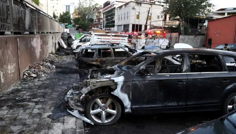 Sanayide Tamir Bekleyen Araçlar Alev Alev: Yangının Nedeni Ne?