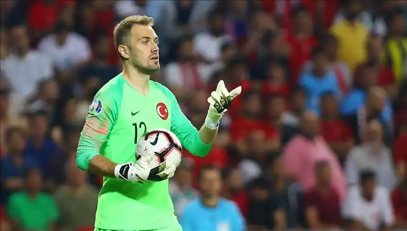Mert Günok Futbolu Bırakacağı Tarihi Açıkladı: Hayranları Şaşırdı