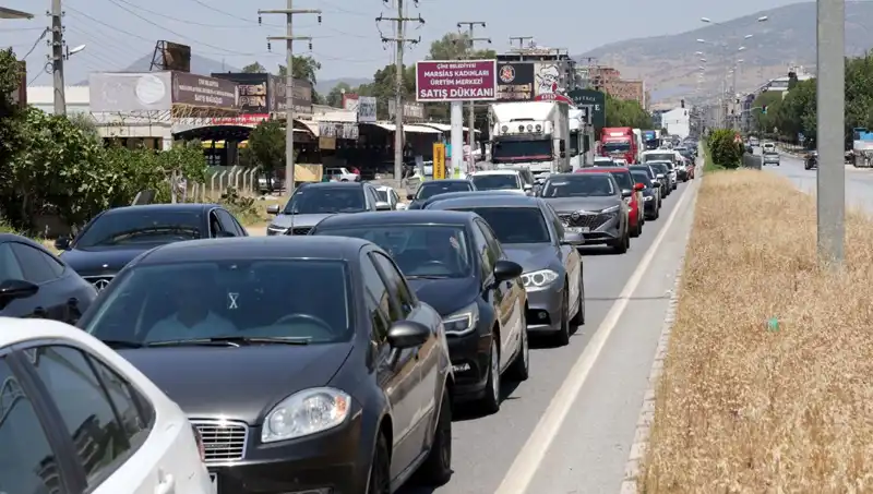 Türkiye'de 60 Kilometrelik Araç Kuyruğu: Aydın'dan Muğla'ya Uzanan Yoğunluk