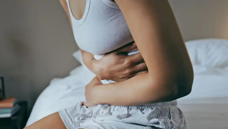 22 Yaşında Bağırsak Kanseri Teşhisi: Gençlikte Riskler ve Belirtiler