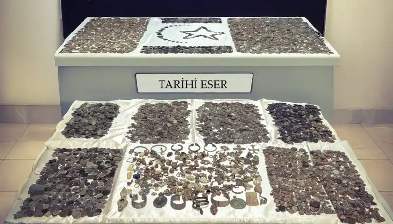 Sınırda Ele Geçirilen 12.770 Tarihi Eserle Kültürel Mirasın Korunması Sağlandı