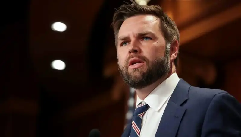 Zelenski ile Görüşen JD Vance: Kimdir, Neden Önemlidir?