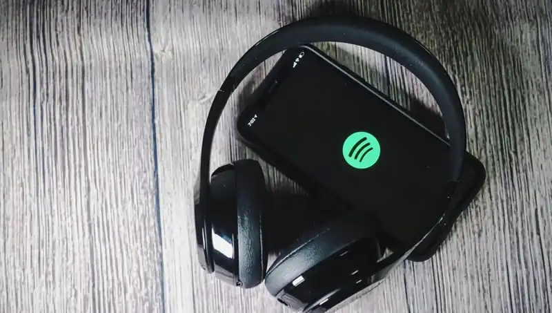 Spotify'dan Şok Gelişme: Ölü Sanatçılara Yeni Şarkılar Yayınlanıyor