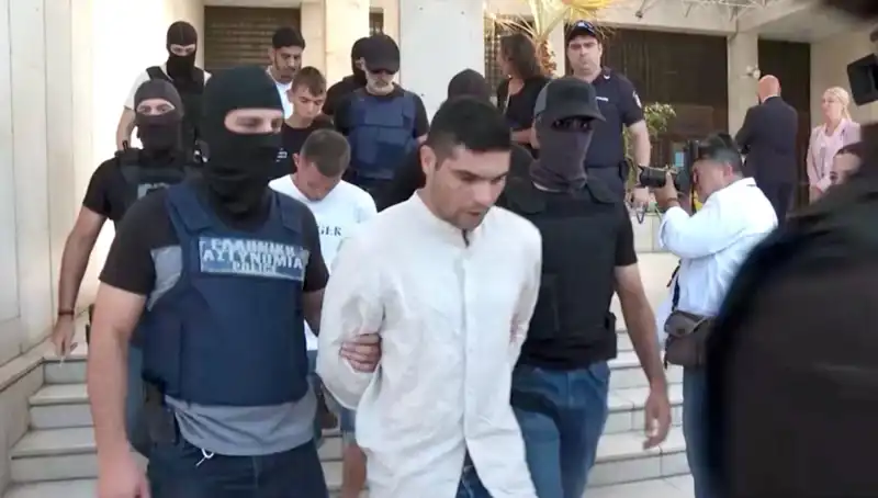 Atina’da Şok Cinayet: Profesörün Eski Eşi ve 4 Kişi Gözaltına Alındı