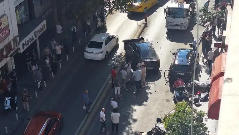 İranlı Sürücünün Sıfır Km Araba İle Yola Çıkışı Büyük Krize Sebep Oldu