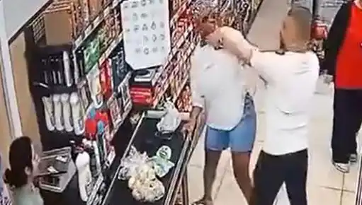Market Kasa Sırasında Yaşanan Şok Olay: Kadına Çocuğunun Önünde Saldırı