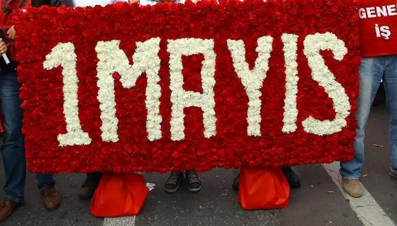 1 Mayıs Emek ve Dayanışma Günü'nde Okullar Tatil mi? Cevap Burada!