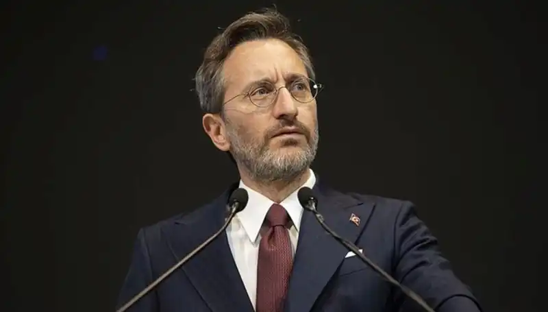 Fahrettin Altun'dan Özgür Özel Açıklamalarına Sert Yanıt: Kamuoyunu Yanıltıyor!