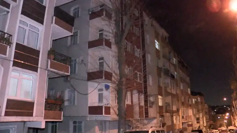 Altı Katlı Apartmanda Kolon Sesleri Panik Yaratırken Tahliye Kararı Alındı