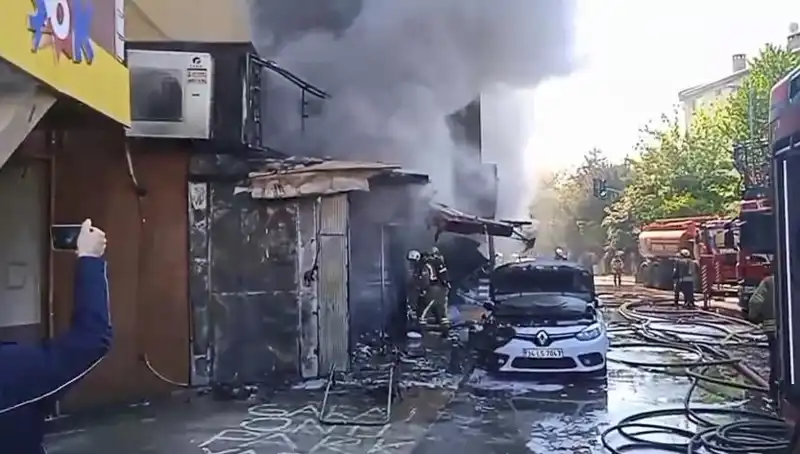 Ümraniye'de Hediyelik Eşya Dükkanında Büyük Yangın: Nedenleri ve Sonuçları