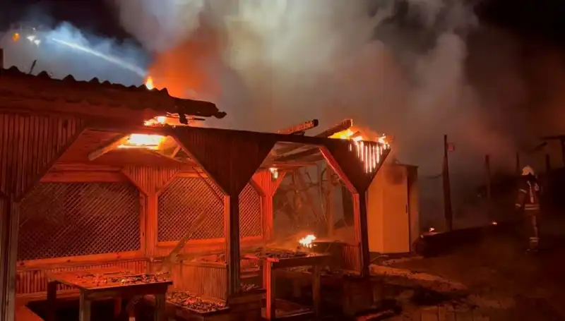 Şile'de Altı Gözleme Restoranı Yangında Kül Oldu: Hızla Yayılma Nedenleri Ne?