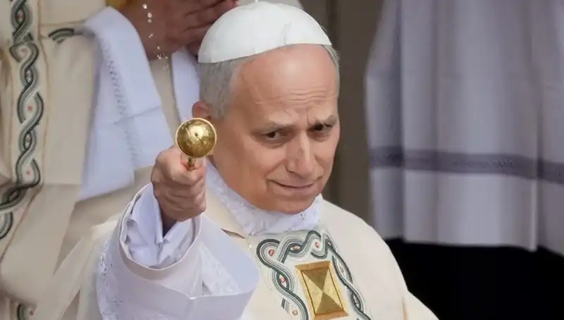 Hollywood Yıldızları ile Papalık: Yeni Papa’nın Aile Bağları Şaşırttı!