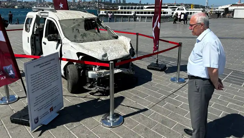 15 Temmuz Gezi Parkı: Tankların Ezdiği Otomobiller Sergisi Açıldı