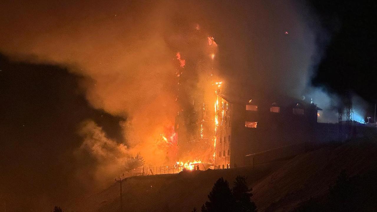 Kartalkaya'da Oteli Alevler Sardı: 3 Ölü, 21 Yaralı