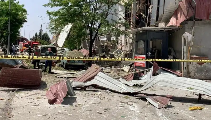 Gaziantep'te Fabrika Patladı: Yaralıların Sayısı Artıyor!