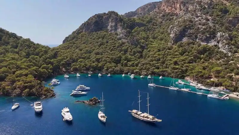Göcek Koylarında Eğlencenin Sesi Kısıldı: Müzik Çalma Yasağı Geldi
