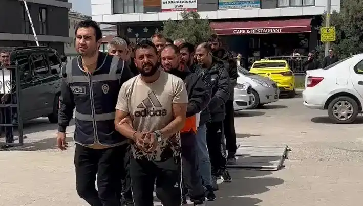 Edirne'de Eş Zamanlı Operasyon: Yedi Firari Suçlu Ele Geçirildi!