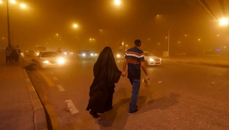 Irak'ta Kum Fırtınası: Havalimanları Kapalı, Sağlık Sorunları Artıyor