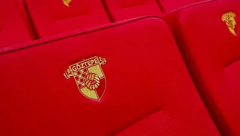 Göztepe'den Çarpıcı Transfer: Junior Olaitan Takıma Katıldı!