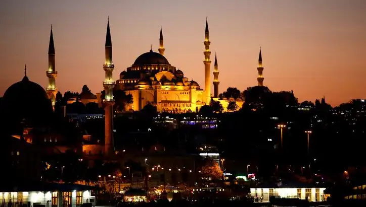 Ramazan 2025’te İftar Vakitleri: İstanbul, Ankara ve İzmir Saatleri Açıklandı