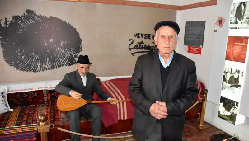 Aşık Veysel'in Hayatı ve Bilinmeyen Yüzleri: Kör Duyguların Derinliği