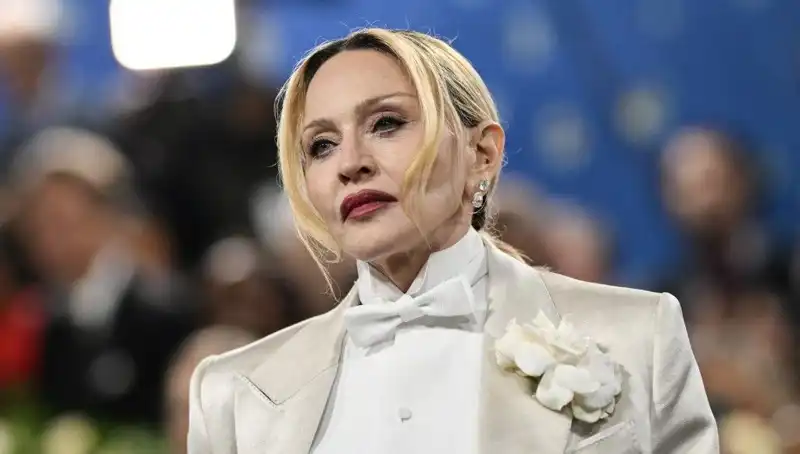 Madonna’nın Diyeti Tartışmalara Neden Oluyor: Kanserle Mücadelede Etkileri Neler?