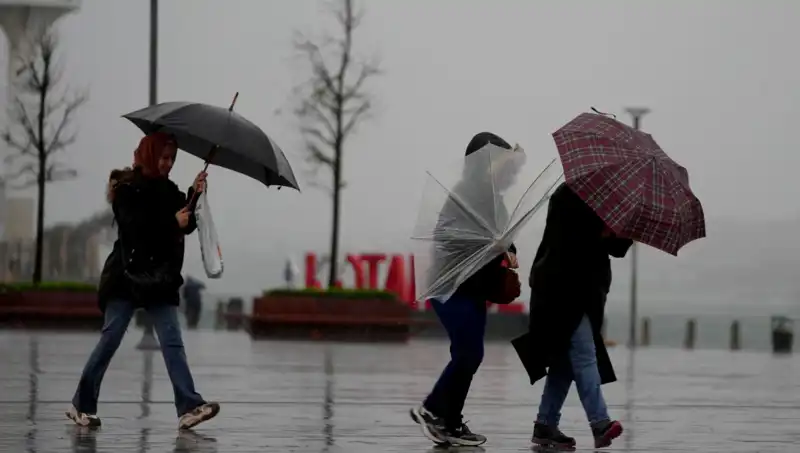 İstanbul'u Vuracak Kuvvetli Sağanak İçin Hazırlıklı Olun