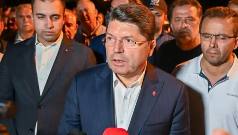 Bursa Orman Yangını: FETÖ Bağlantısı ve Bakan Tunç'tan Açıklamalar