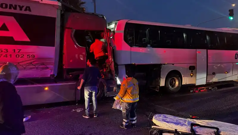 4 Araçlık Zincirleme Kazada Hayatını Kaybeden 1 Kişinin Dramı