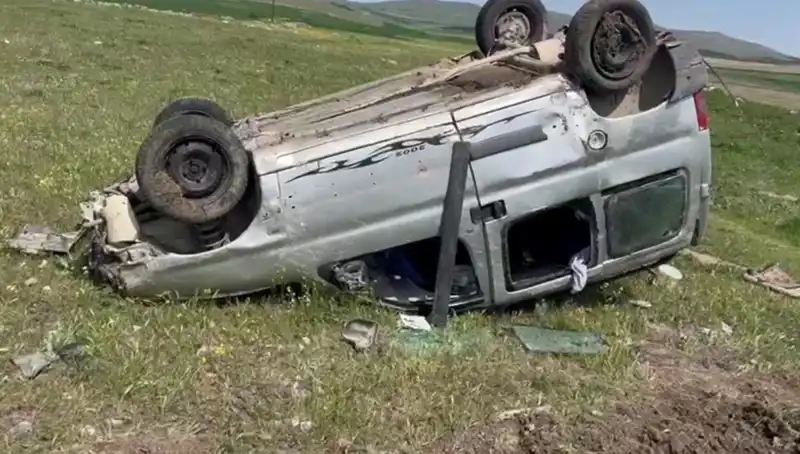 Konya’da Otomobil Takla Attı: İki Kişi Yaralandı, Kaza Anı Güvenlik Kamerasında