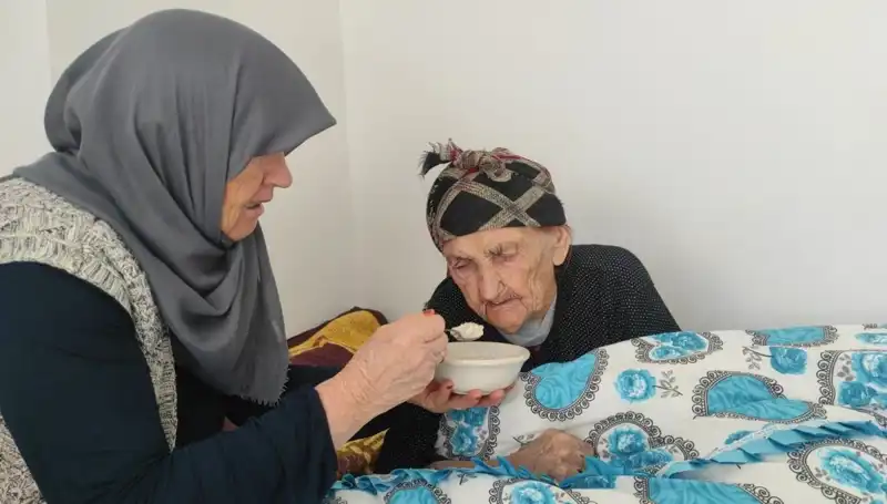102 Yaşındaki Kezik Nine’nin Sağlık Sırları: Asla Doktora Gitmedi!