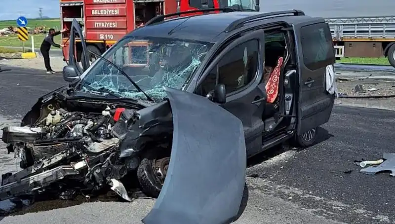 Ankara Yolunda Feci Kaza: Üç Yaralının Hayatı Tehlikede
