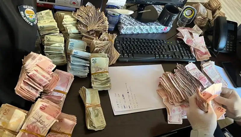 Dilenci Yakaladı: Üzerinde Binlerce TL Bulunan Adamın Hikayesi