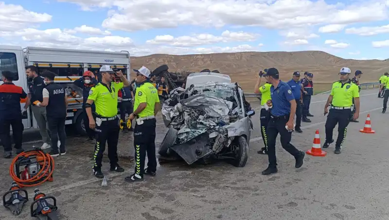 Yozgat’ta Feci Kaza: 3 Kişi Hayatını Kaybetti, 2 Yaralı Var!