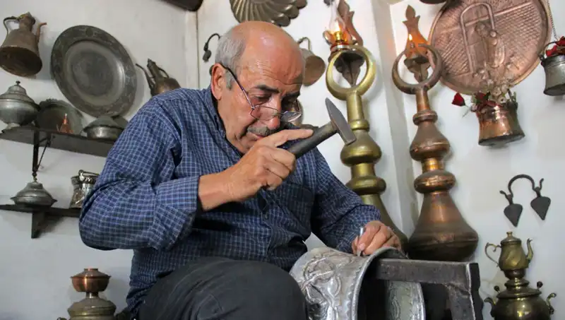 Yarım Asırlık Sanat Yolculuğu: İşini Sanata Dönüştüren Usta