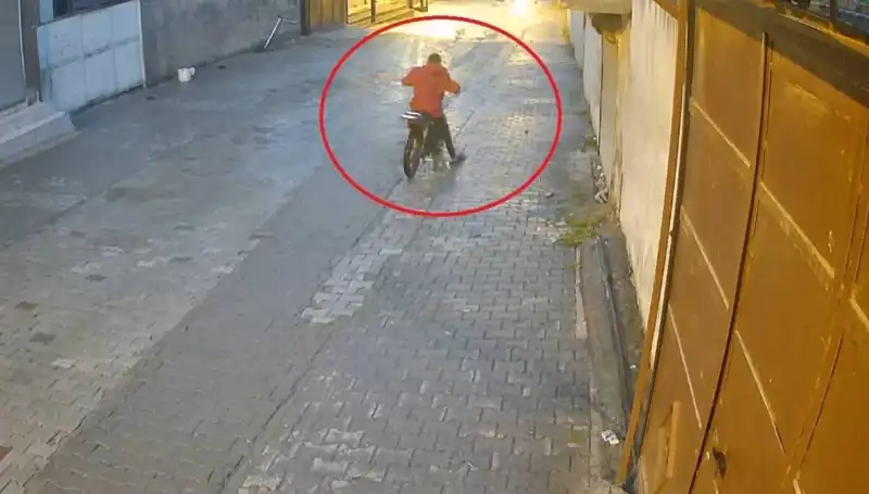 Hırsız Motosikletten Düşmedi: Arızalanmasına Rağmen Kaçmaya Devam Etti