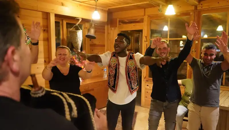Gana'dan Rizeli Olmaya Uzanan Yolda Tıp Mezuniyeti Sevinci