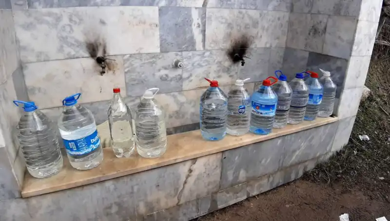 Şifalı Su İçin Günlerce Yolculuk Yapıyorlar: Doğanın Mucizesine Talep