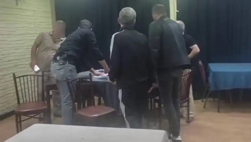 Kumar Oynarken Yakalanan Adamın Savunması Dikkatleri Üzerine Topladı