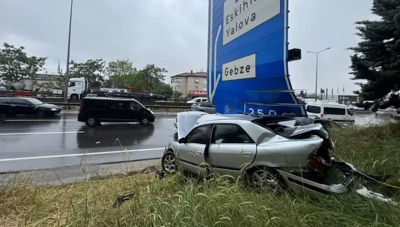 Trafik Levhasına Çarparak Bir Kişi Yaralandı: Olayın Detayları