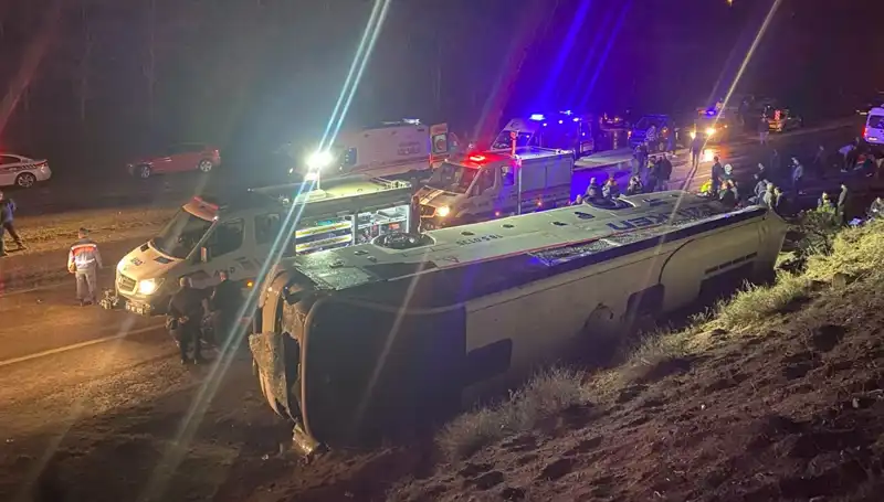 İşçi Servisi Şarampole Devrildi: 23 Kişi Yaralandı!
