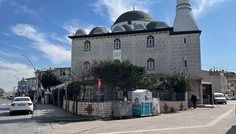 Cami Tuvaletinde Bulunan Gizemli Ceset Olayı Şoke Etti