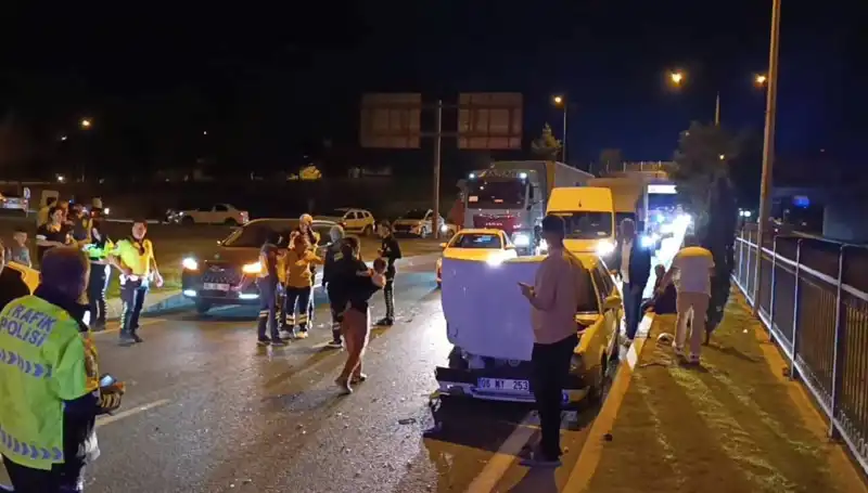 Otoyolda Kuralsız Geri Dönüş Kazası: İki Çocuk Da Yaralandı!