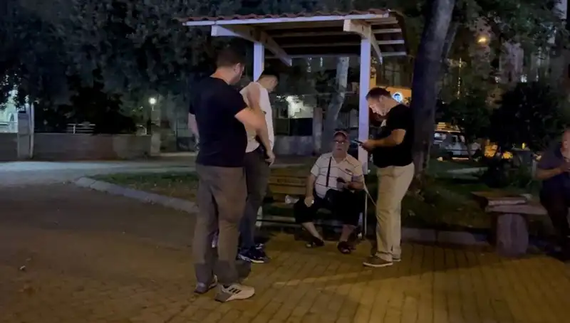 Kısmı Görme Kaybı Olan Adamın Telefonunu Çaldılar: Olay Yerinde Neler Yaşandı?