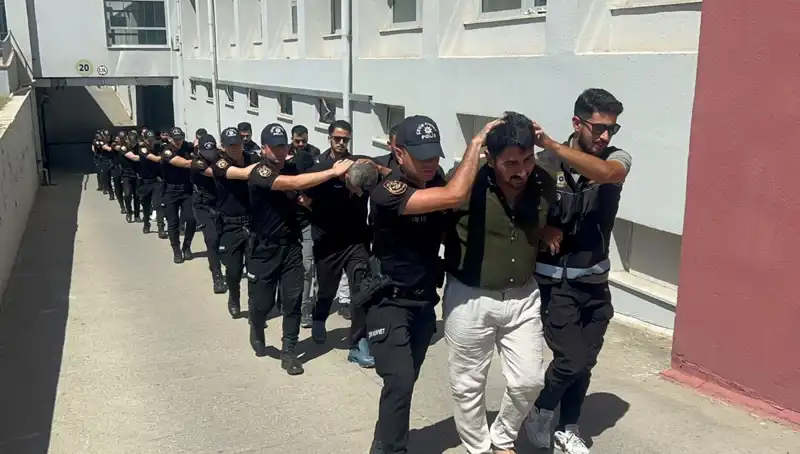 Adana'da 825 Kilo Eroin Yakalandı, 16 Şüpheli Tutuklandı!
