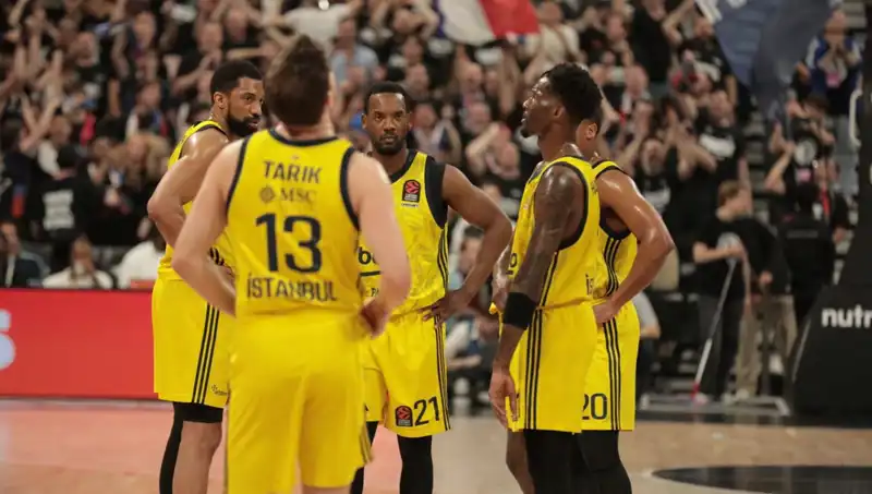 Fenerbahçe'nin Final Hedefi: Panathinaikos ile Nefes Kesen Mücadele