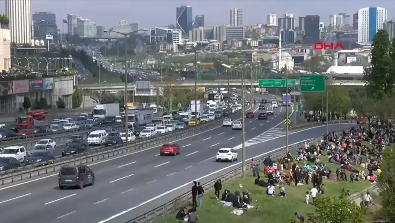 Deprem Sonrası Şehir İçi Trafik Yoğunluğu Rekor Seviyelere Çıktı