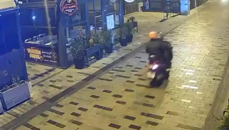 Gece Kulübüne Haraç Saldırısı: Silahlı Çatışma Neden Oldu?