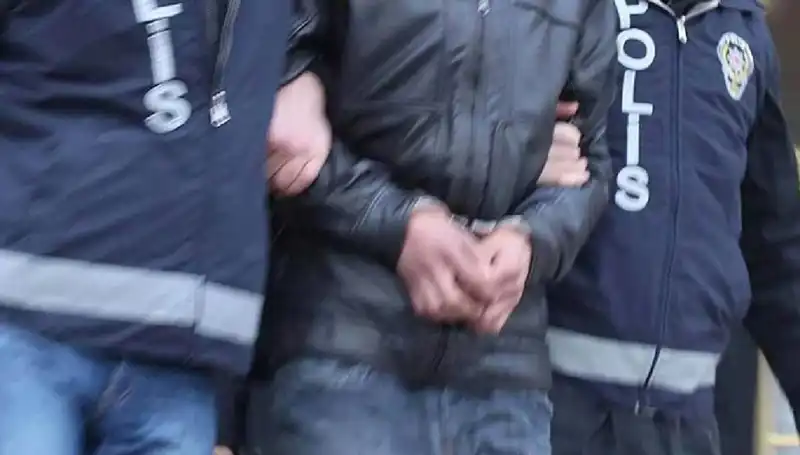 Türkiye Genelinde FETÖ Operasyonları: 65 Gözaltı ve 30 İlde Eş Zamanlı Baskınlar